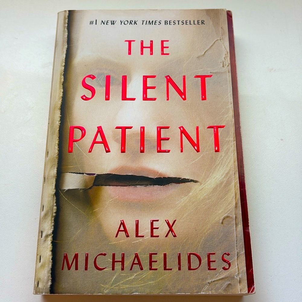 The silent patient by Alex Michaelides - Picture 1 of 2